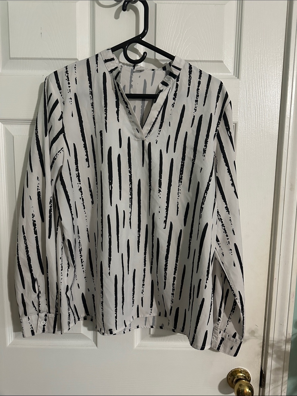 White Black Striped V-Neck Long Sleeve Blouse